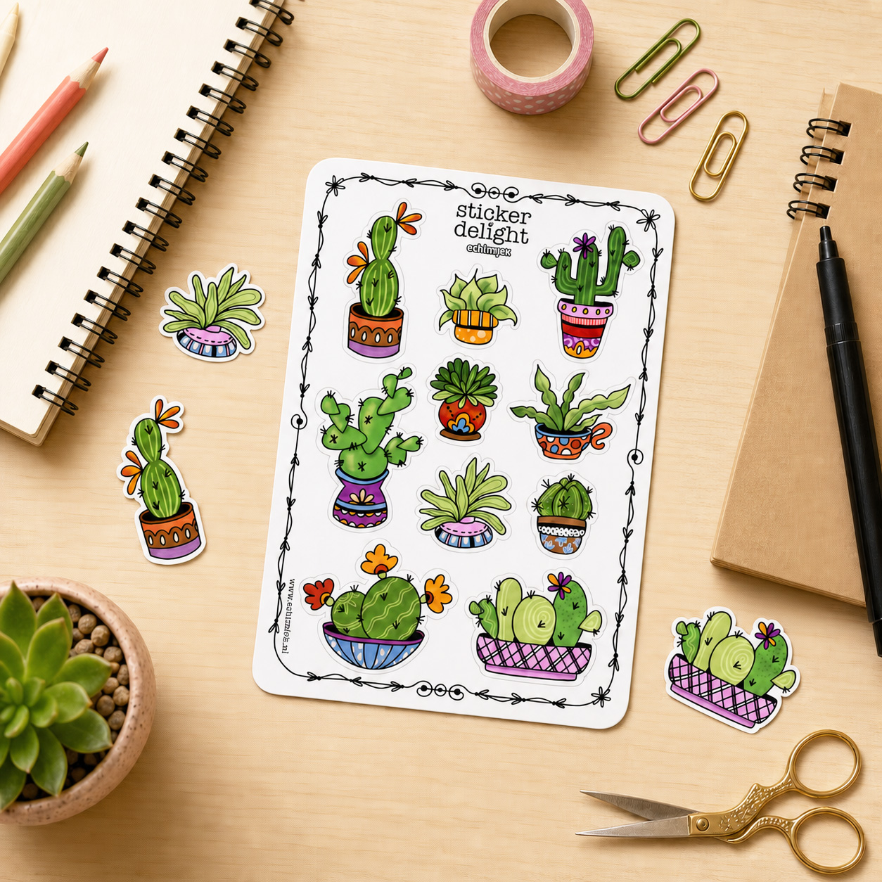 Stickervel met kleurrijke illustraties van cactussen van EchtMiek